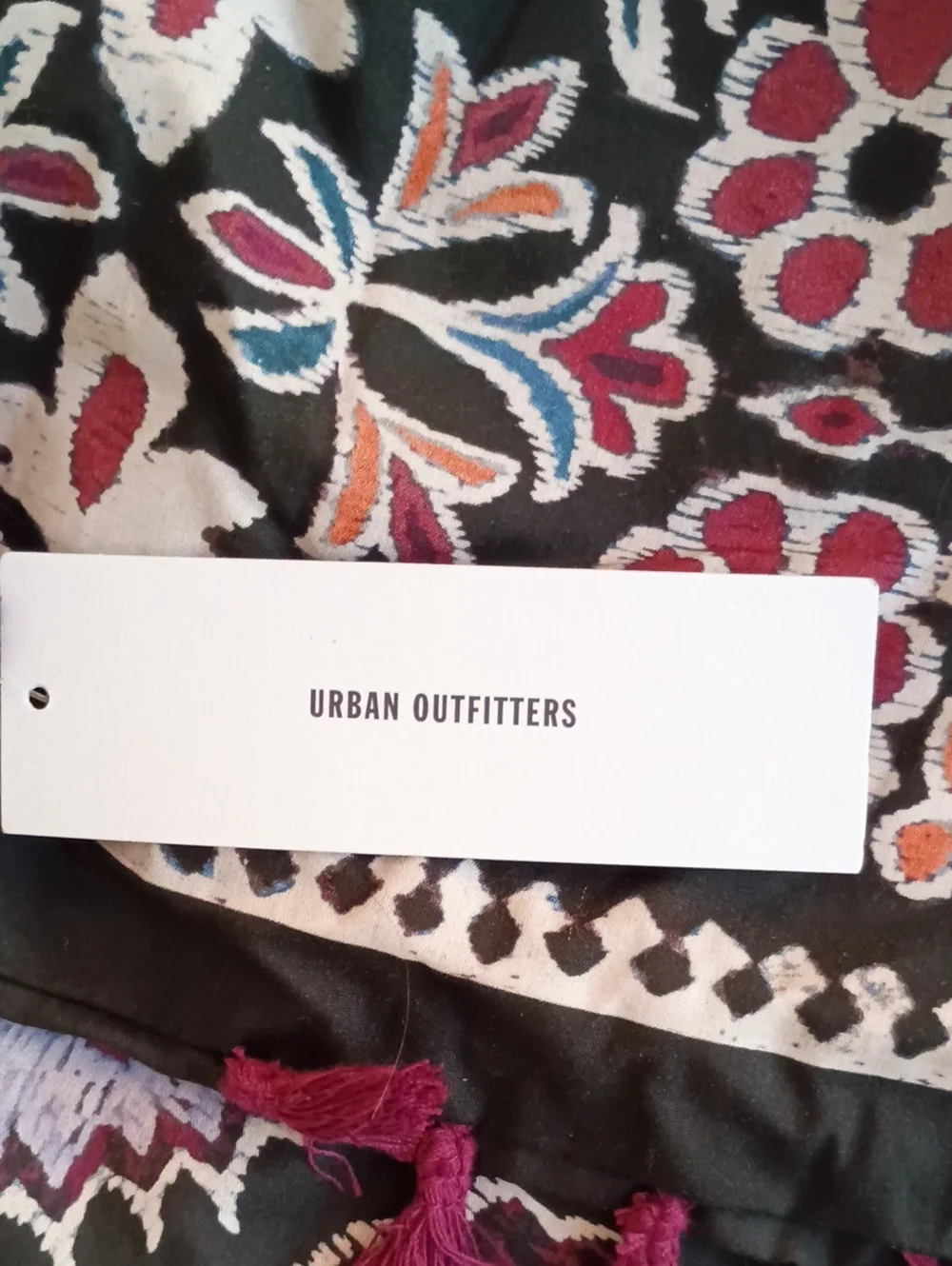 Urban Outfitters Zenia Tassel Duvet Cover And Pillow Shams, Full/Queen - NWT